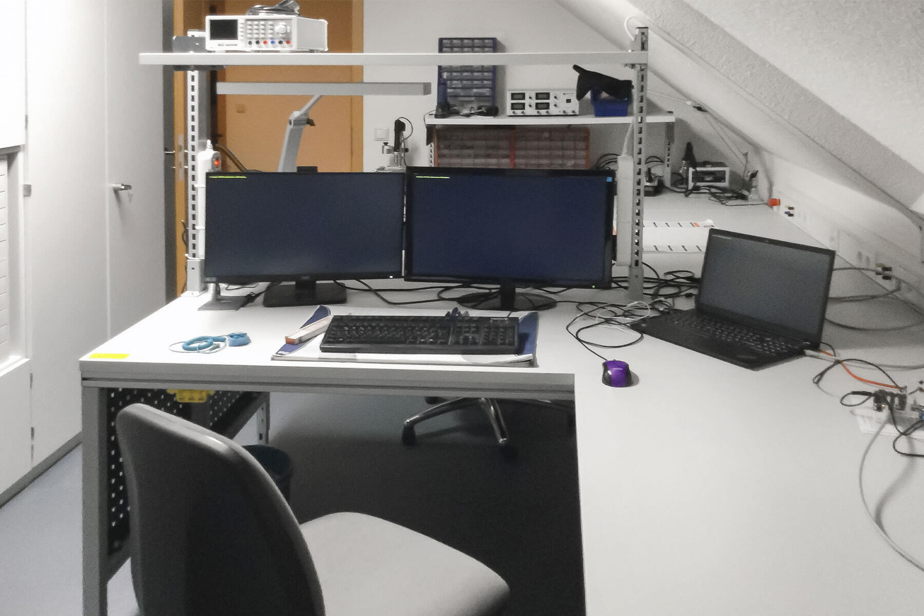 ERGO-Basic avec superstructures pour l'électrotechnique {{brizy_dc_image_alt imageSrc=